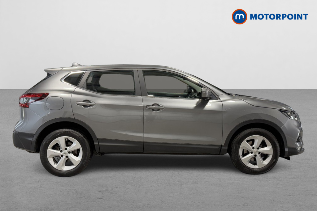 Nissan Qashqai Acenta Premium Automatic Diesel SUV - Stock Number (1554419) - Drivers side