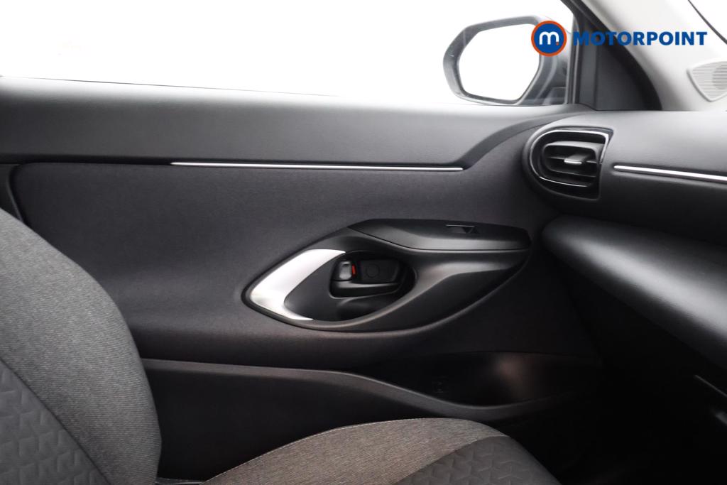 Toyota Yaris Cross Icon Automatic Petrol-Electric Hybrid Estate - Stock Number (1555314) - 7th supplementary image