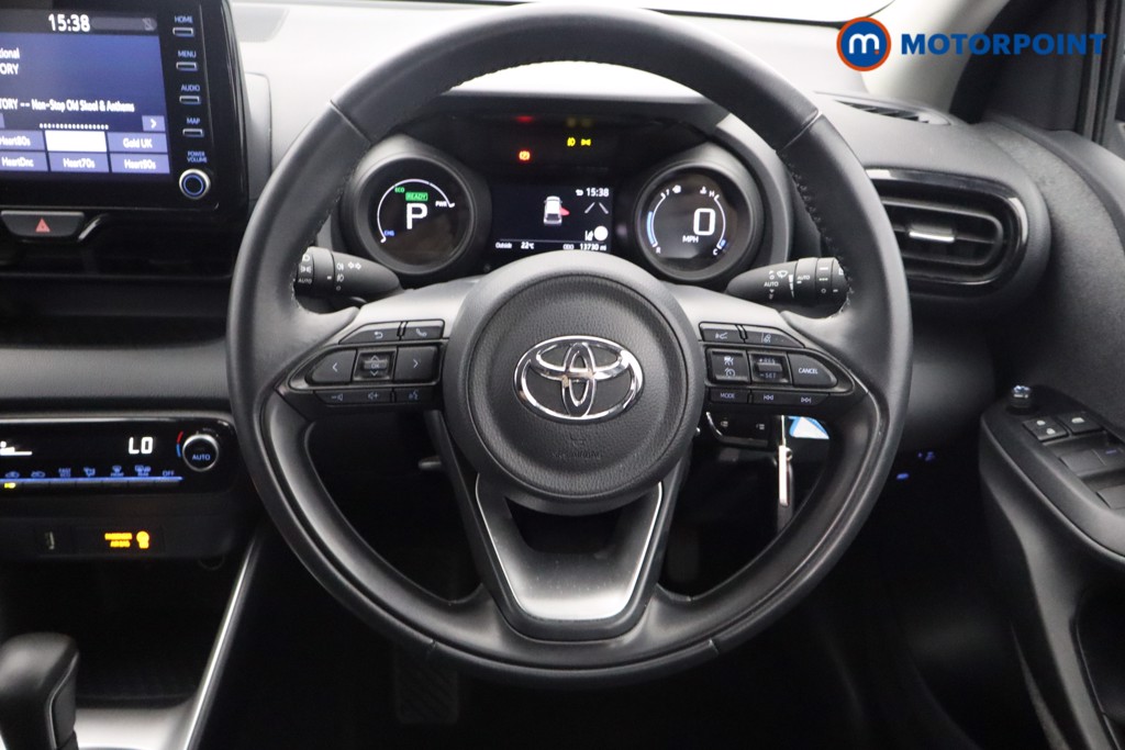 Toyota Yaris Design Automatic Petrol-Electric Hybrid Hatchback - Stock Number (1556624) - 3rd supplementary image