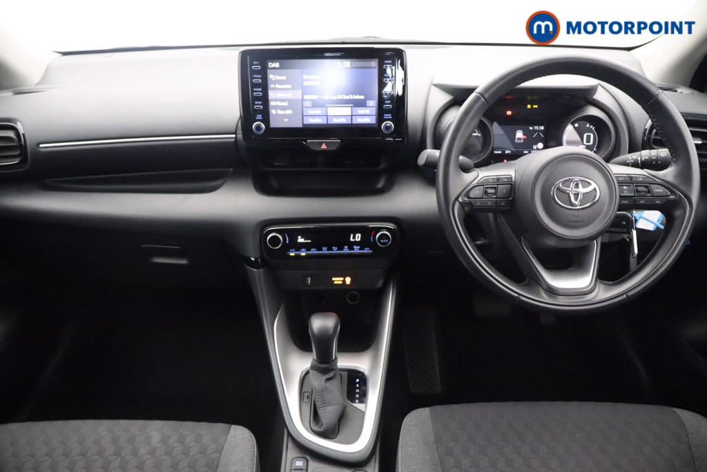 Toyota Yaris Design Automatic Petrol-Electric Hybrid Hatchback - Stock Number (1556624) - 1st supplementary image