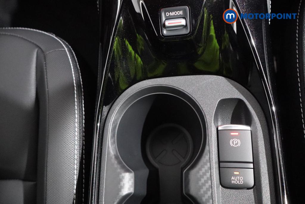Nissan Juke Tekna Manual Petrol SUV - Stock Number (1556785) - 4th supplementary image