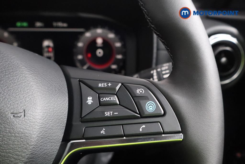 Nissan Juke Tekna Manual Petrol SUV - Stock Number (1556785) - 8th supplementary image