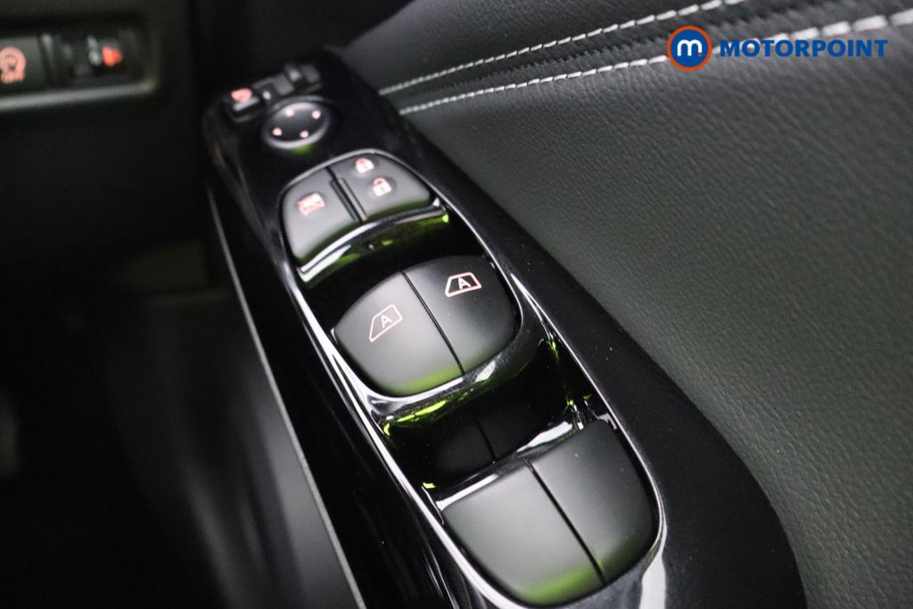 Nissan Juke Tekna Manual Petrol SUV - Stock Number (1556788) - 11th supplementary image