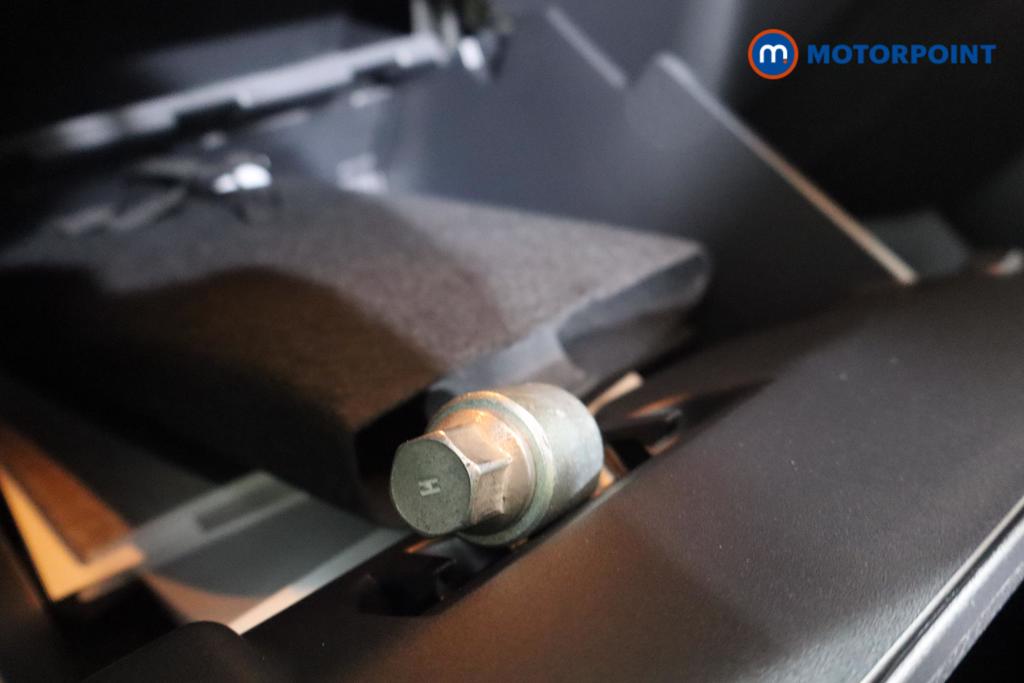 Nissan Juke Tekna Manual Petrol SUV - Stock Number (1556789) - 13th supplementary image