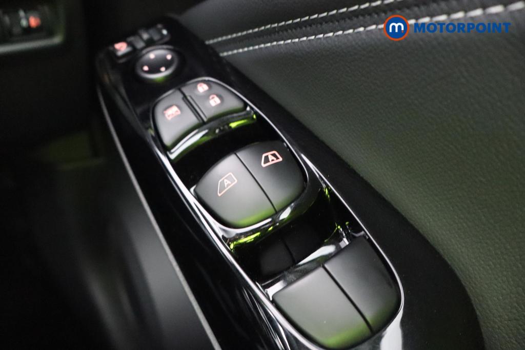 Nissan Juke Tekna Manual Petrol SUV - Stock Number (1556791) - 11th supplementary image