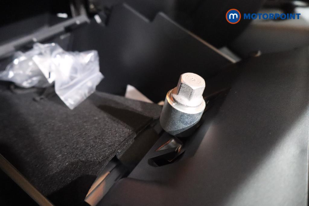 Nissan Juke Tekna Manual Petrol SUV - Stock Number (1556791) - 13th supplementary image