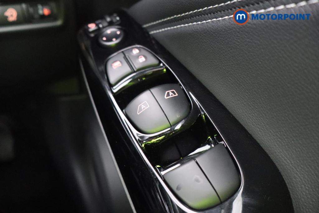 Nissan Juke Tekna Manual Petrol SUV - Stock Number (1556793) - 12th supplementary image