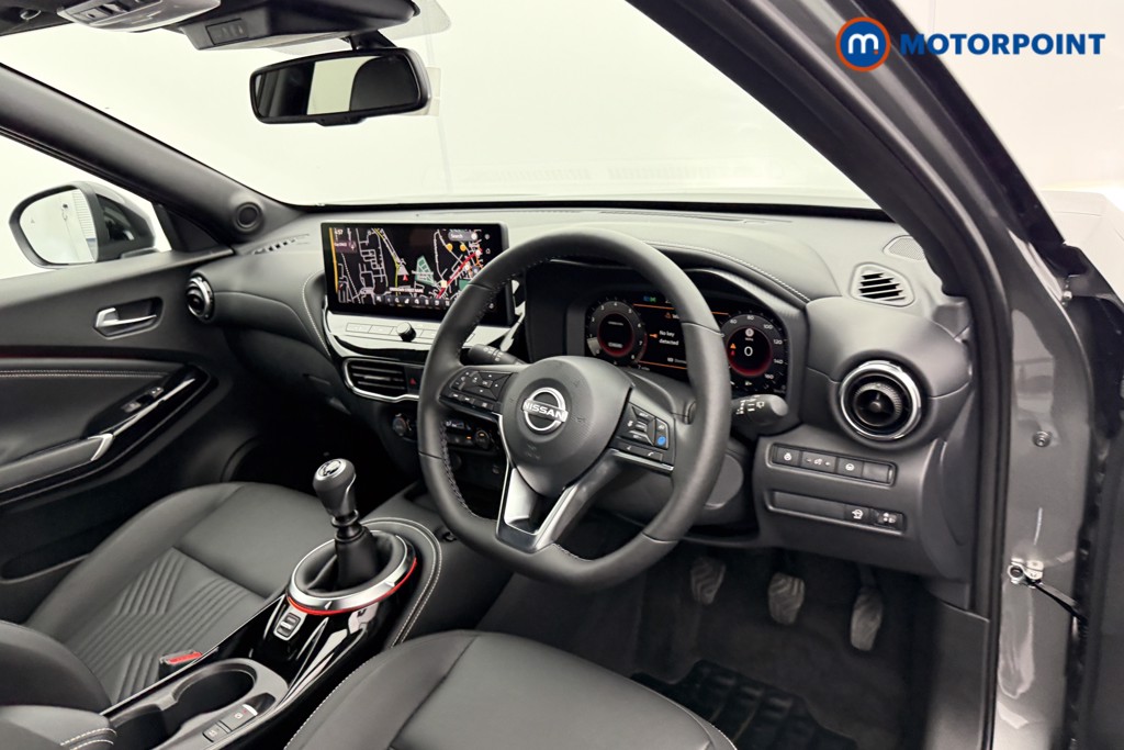 Nissan Juke Tekna Manual Petrol SUV - Stock Number (1556796) - 4th supplementary image