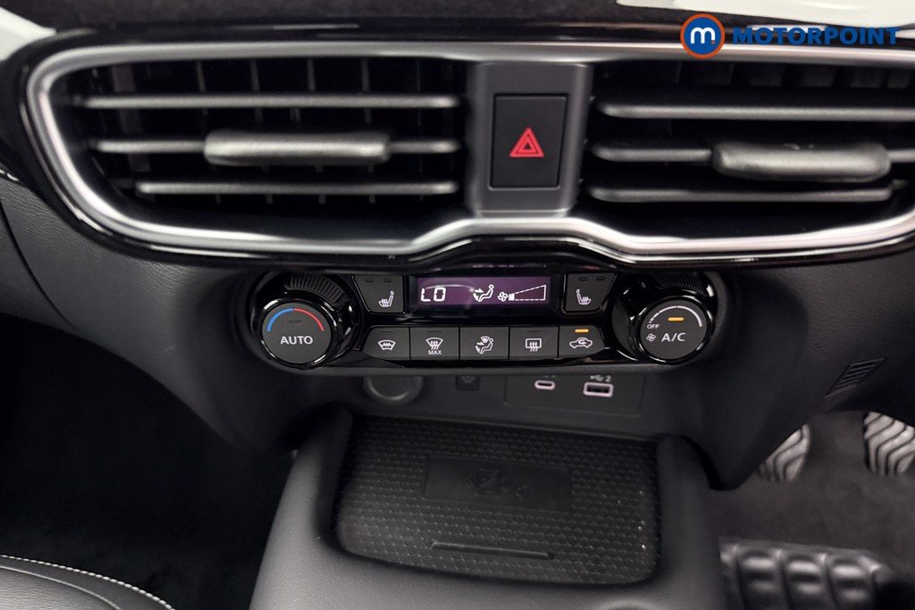 Nissan Juke Tekna Manual Petrol SUV - Stock Number (1556796) - 10th supplementary image