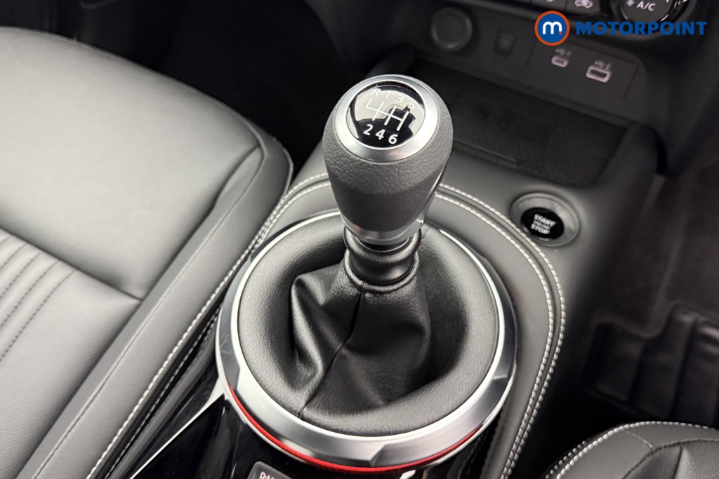 Nissan Juke Tekna Manual Petrol SUV - Stock Number (1556798) - 11th supplementary image