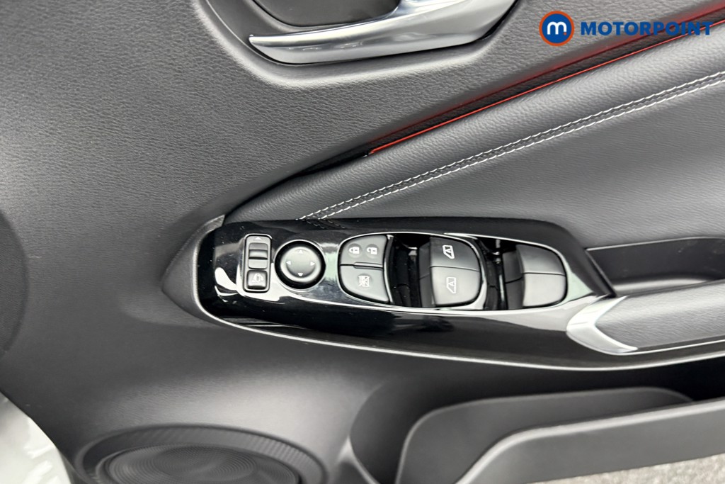 Nissan Juke Tekna Manual Petrol SUV - Stock Number (1556798) - 15th supplementary image