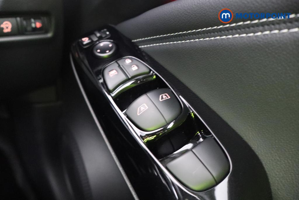 Nissan Juke Tekna Manual Petrol SUV - Stock Number (1556817) - 11th supplementary image