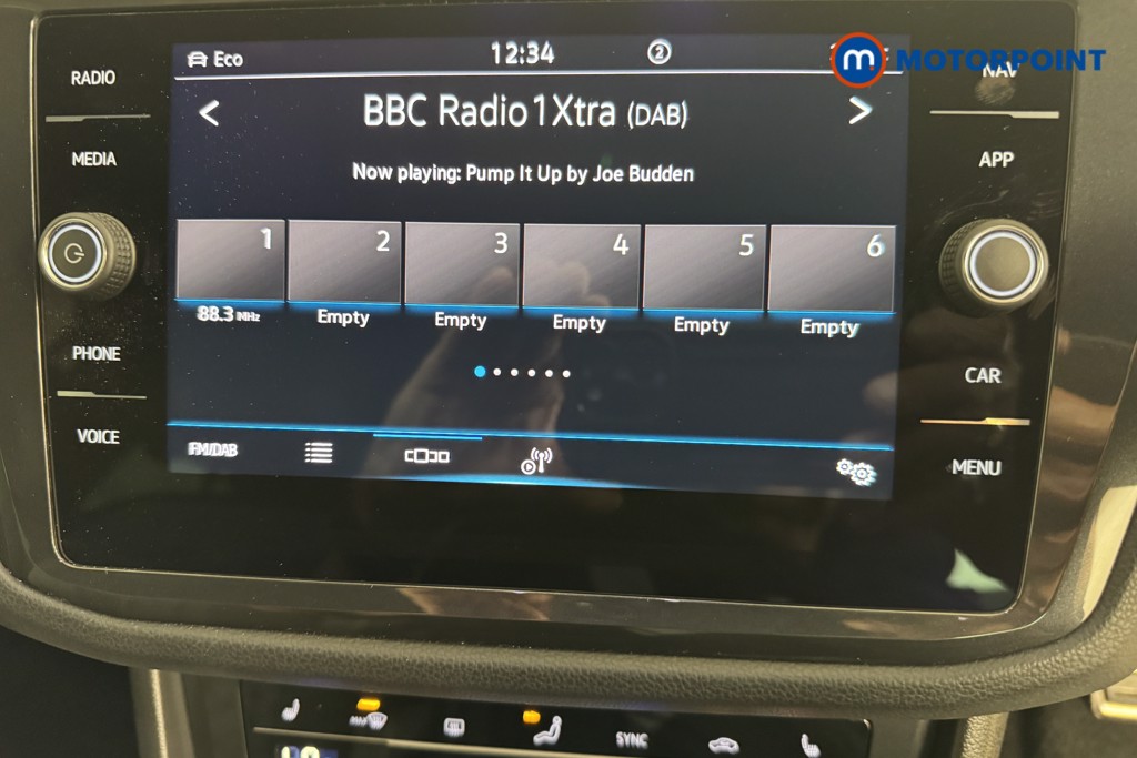 Volkswagen Tiguan R-Line Automatic Diesel SUV - Stock Number (1557411) - 2nd supplementary image