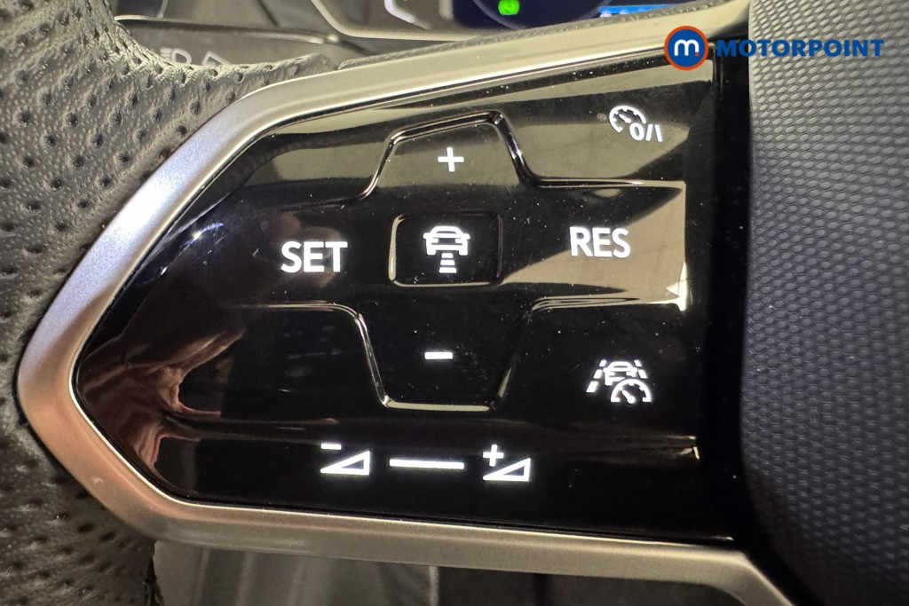 Volkswagen Tiguan R-Line Automatic Diesel SUV - Stock Number (1557411) - 13th supplementary image