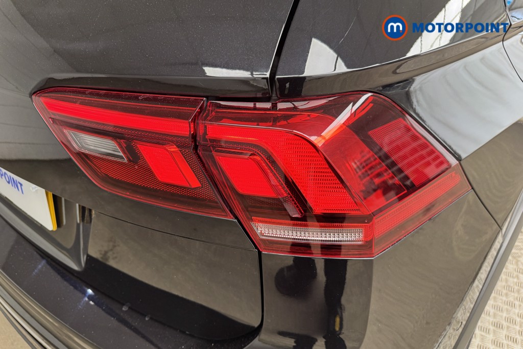 Volkswagen Tiguan R-Line Automatic Diesel SUV - Stock Number (1557411) - 19th supplementary image