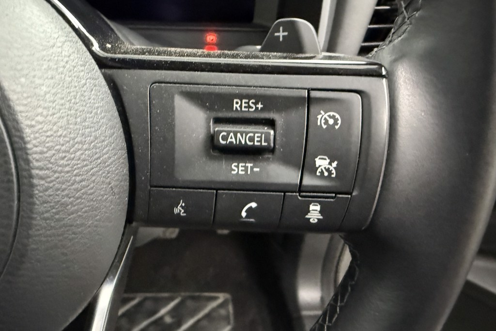 Nissan Qashqai N-Connecta Automatic Petrol SUV - Stock Number (1543669) - 4th supplementary image