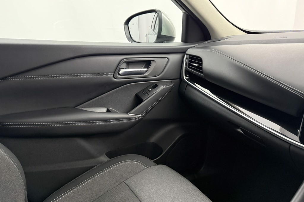 Nissan Qashqai N-Connecta Automatic Petrol SUV - Stock Number (1543669) - 12th supplementary image