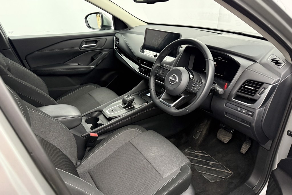 Nissan Qashqai N-Connecta Automatic Petrol SUV - Stock Number (1543669) - 1st supplementary image