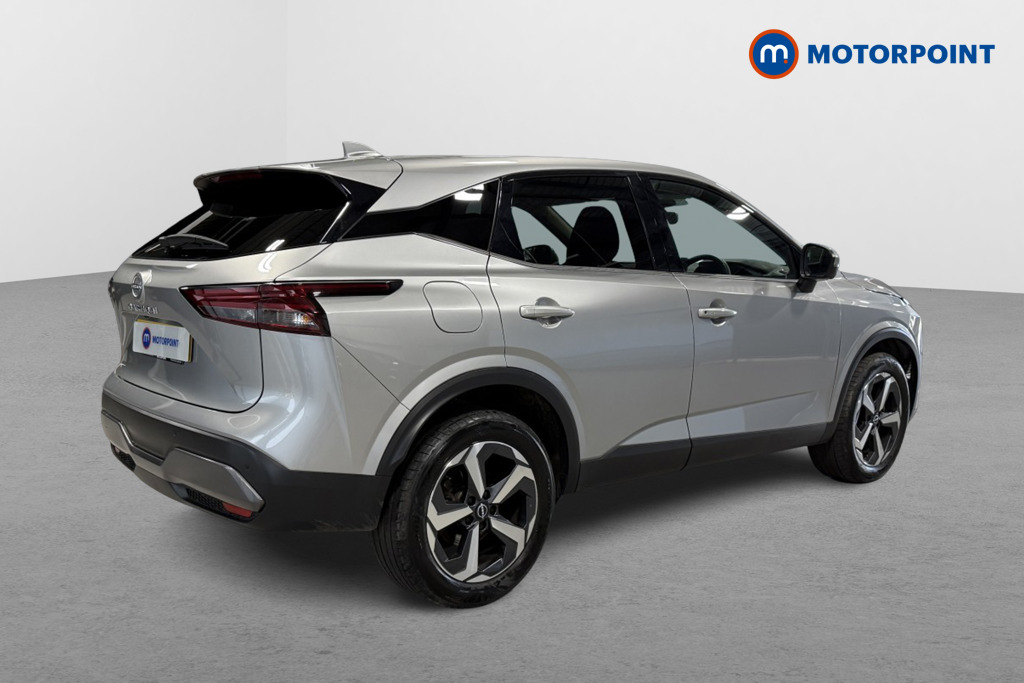 Nissan Qashqai N-Connecta Automatic Petrol SUV - Stock Number (1543669) - Drivers side rear corner
