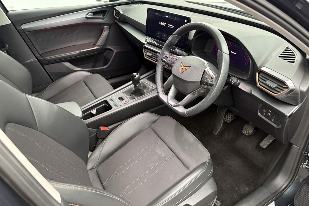 Cupra Leon V1 Manual Petrol Hatchback - Stock Number (1543704) - 1st supplementary image