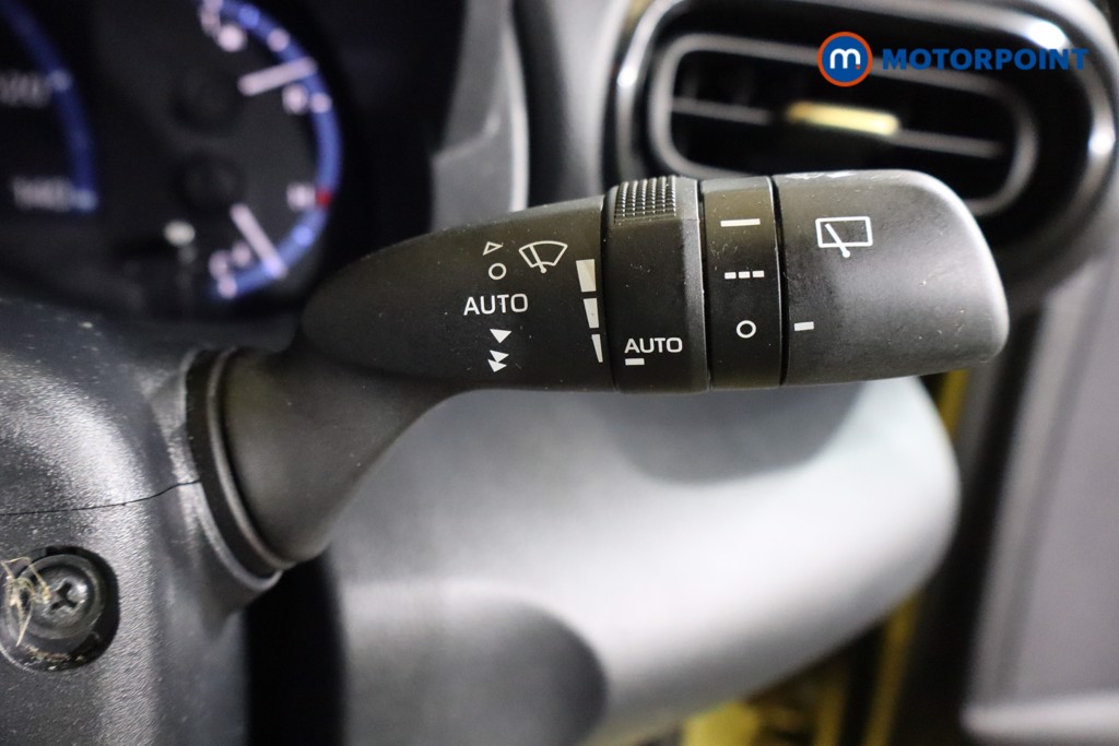 Toyota Yaris Cross Dynamic Automatic Petrol-Electric Hybrid Estate - Stock Number (1545432) - 13th supplementary image