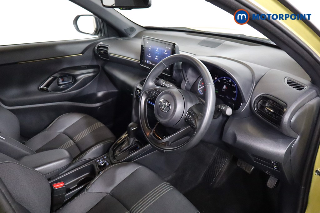 Toyota Yaris Cross Dynamic Automatic Petrol-Electric Hybrid Estate - Stock Number (1545432) - 1st supplementary image
