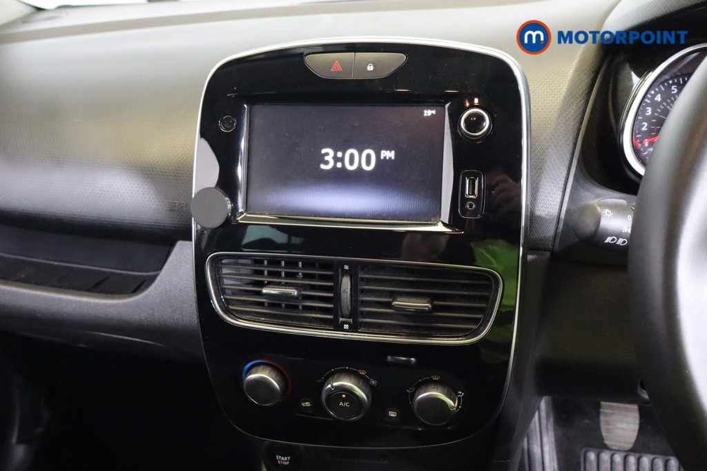 Renault Clio Iconic Manual Petrol Hatchback - Stock Number (1545905) - 3rd supplementary image