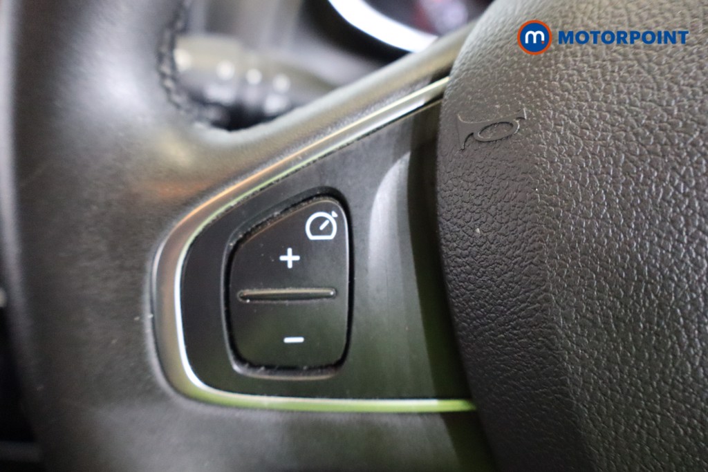 Renault Clio Iconic Manual Petrol Hatchback - Stock Number (1545905) - 8th supplementary image