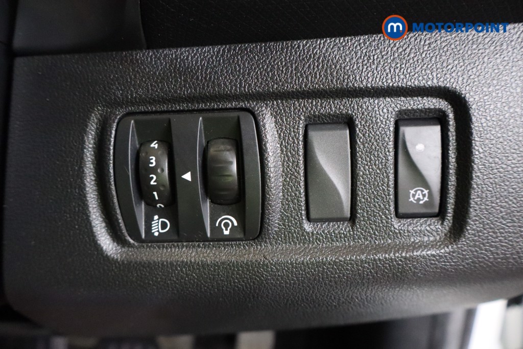 Renault Clio Iconic Manual Petrol Hatchback - Stock Number (1545905) - 12th supplementary image