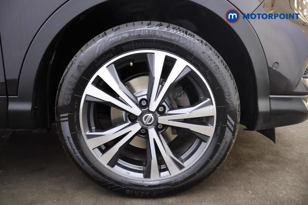 Nissan Qashqai N-Connecta Manual Diesel SUV - Stock Number (1547817) - 16th supplementary image