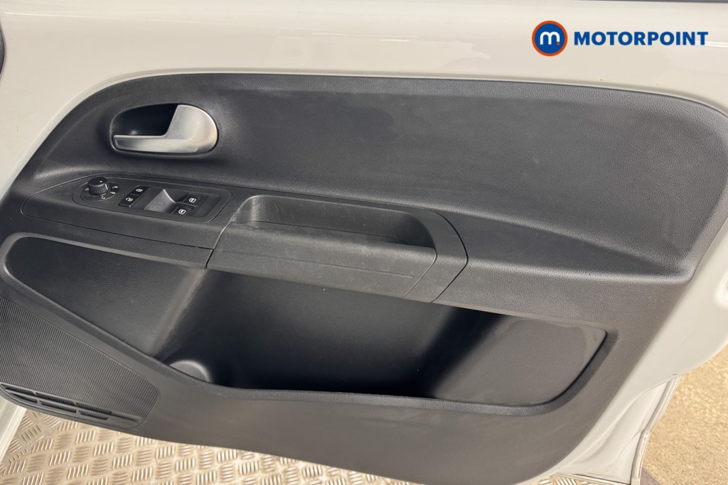 Volkswagen UP High Up Manual Petrol Hatchback - Stock Number (1549211) - 15th supplementary image