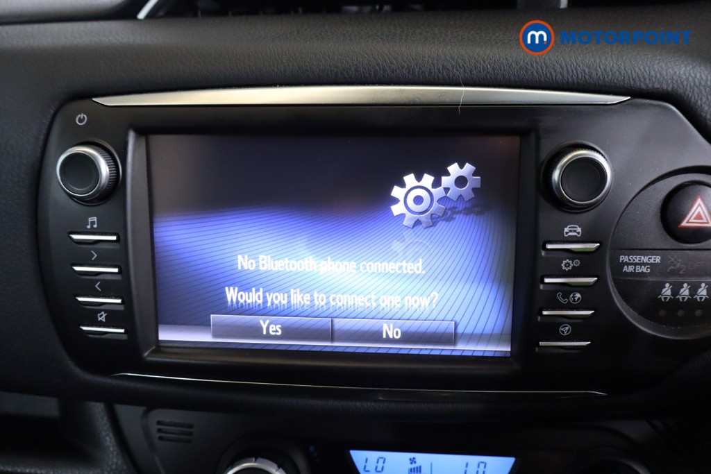 Toyota Yaris Y20 Automatic Petrol-Electric Hybrid Hatchback - Stock Number (1550252) - 5th supplementary image