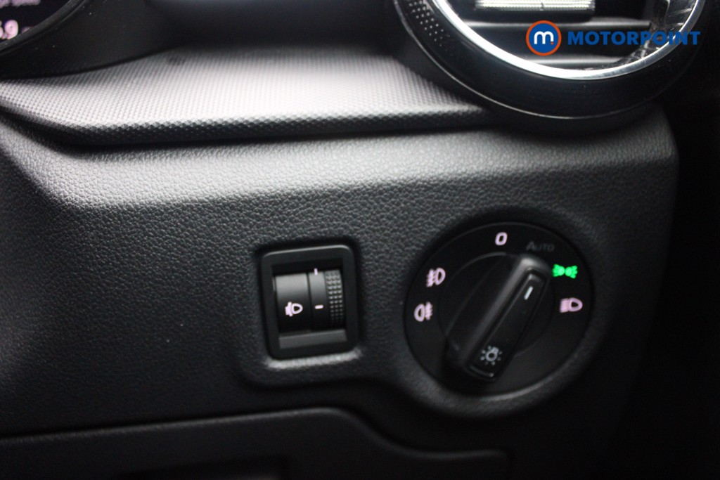 Skoda Fabia Colour Edition Manual Petrol Hatchback - Stock Number (1551880) - 14th supplementary image