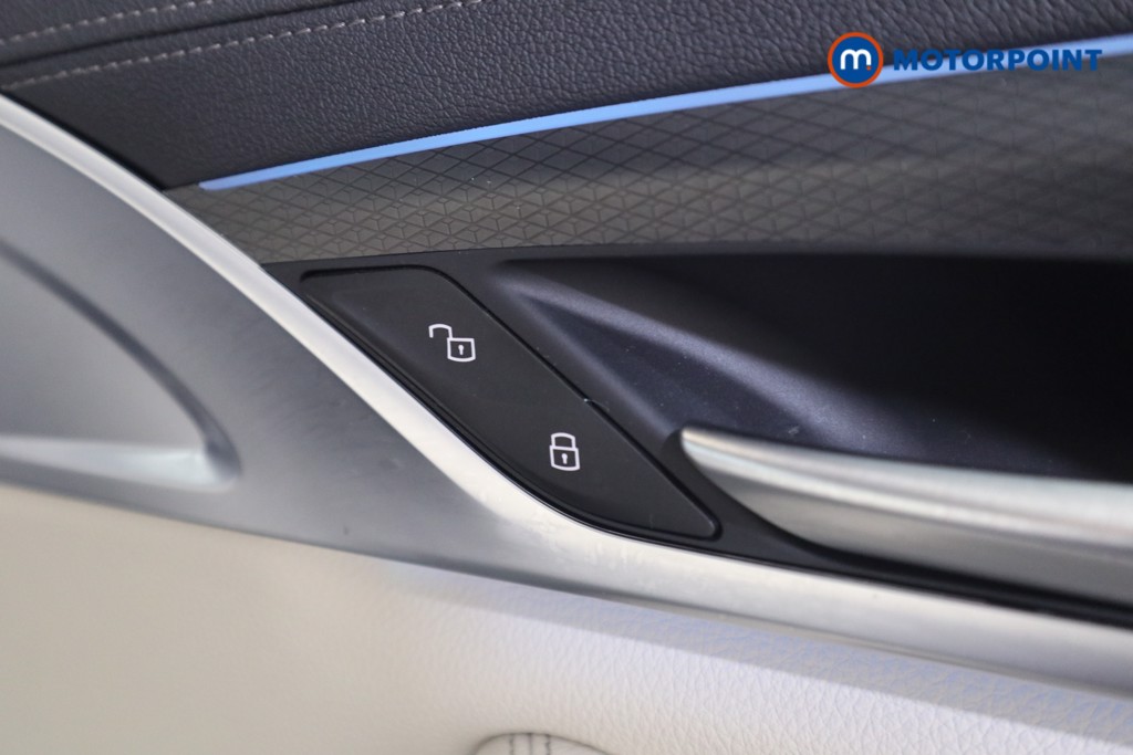 BMW 5 Series M Sport Automatic Petrol Plug-In Hybrid Estate - Stock Number (1552053) - 12th supplementary image