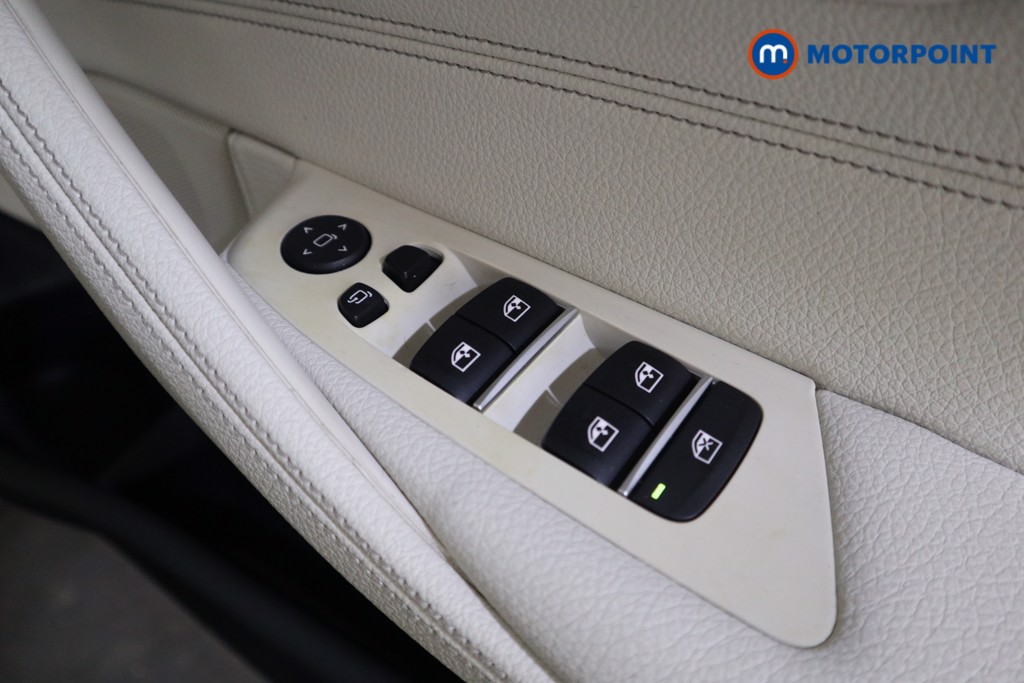BMW 5 Series M Sport Automatic Petrol Plug-In Hybrid Estate - Stock Number (1552053) - 13th supplementary image