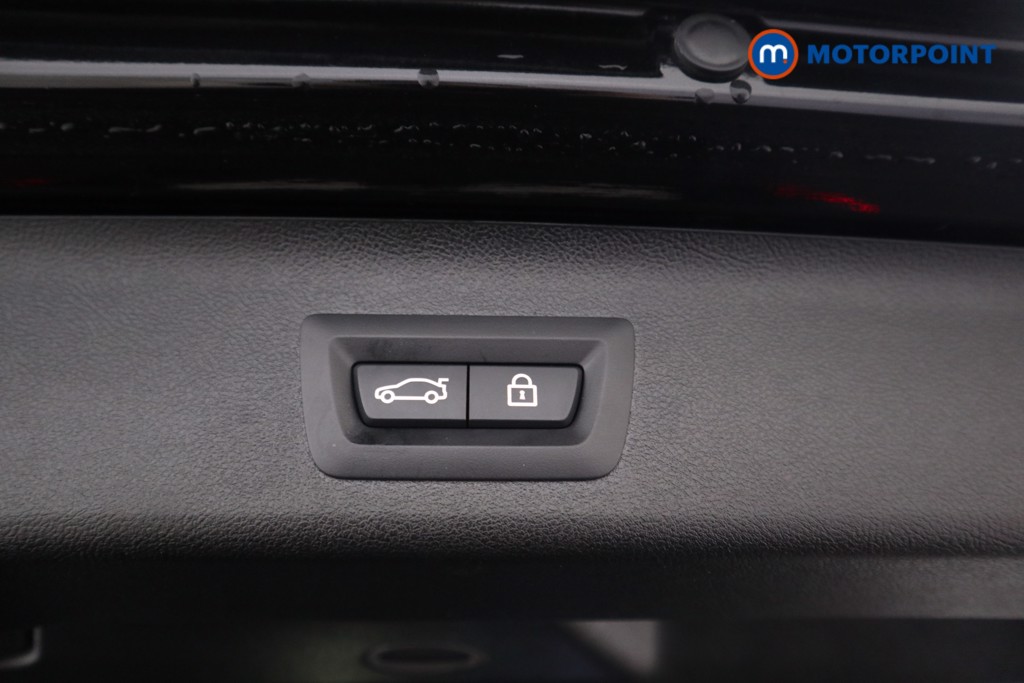 BMW 5 Series M Sport Automatic Petrol Plug-In Hybrid Estate - Stock Number (1552053) - 18th supplementary image