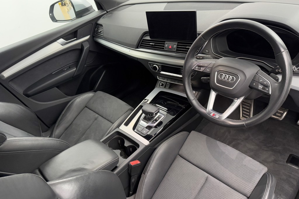 Audi Q5 S Line Automatic Diesel SUV - Stock Number (1552158) - 1st supplementary image