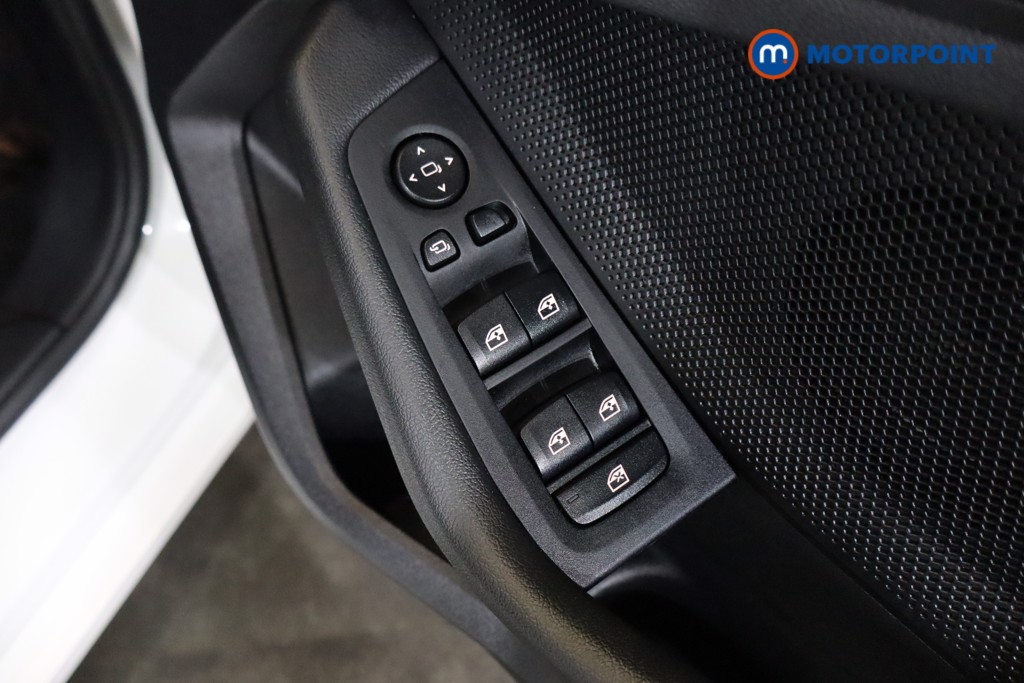 BMW 1 Series SE Automatic Petrol Hatchback - Stock Number (1552728) - 14th supplementary image