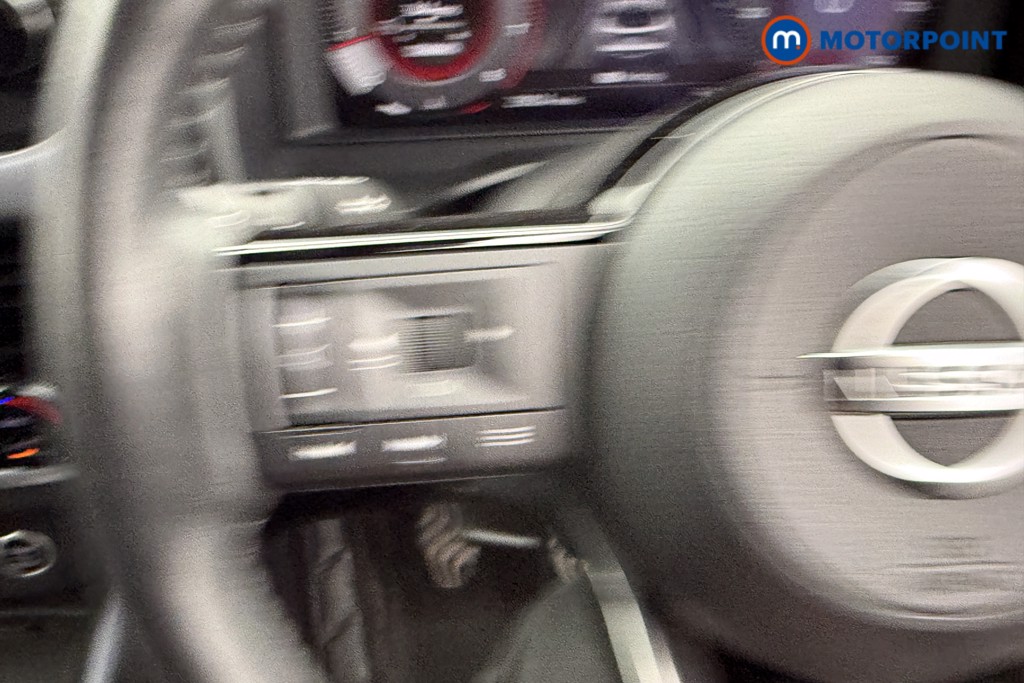 Nissan Qashqai Tekna Manual Petrol SUV - Stock Number (1552739) - 13th supplementary image