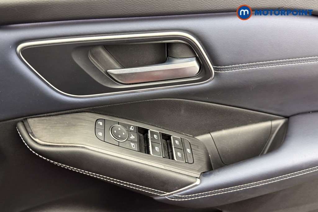 Nissan Qashqai Tekna Manual Petrol SUV - Stock Number (1552739) - 16th supplementary image