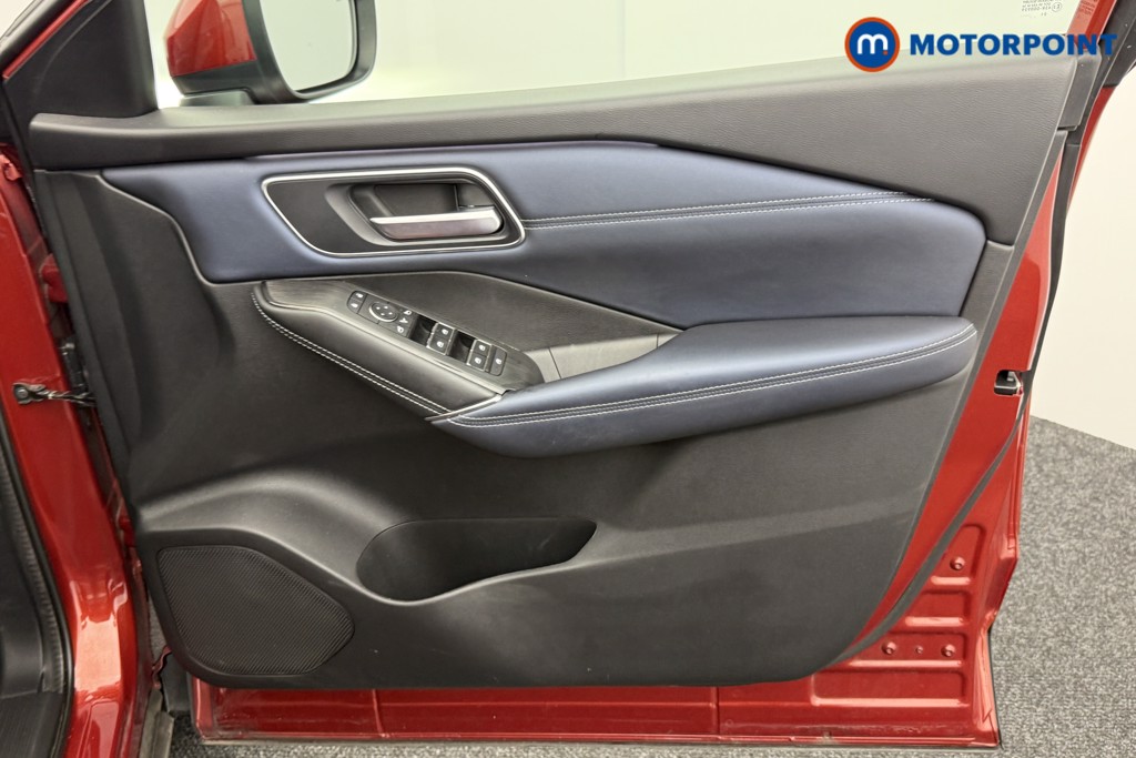 Nissan Qashqai Tekna Manual Petrol SUV - Stock Number (1552739) - 17th supplementary image