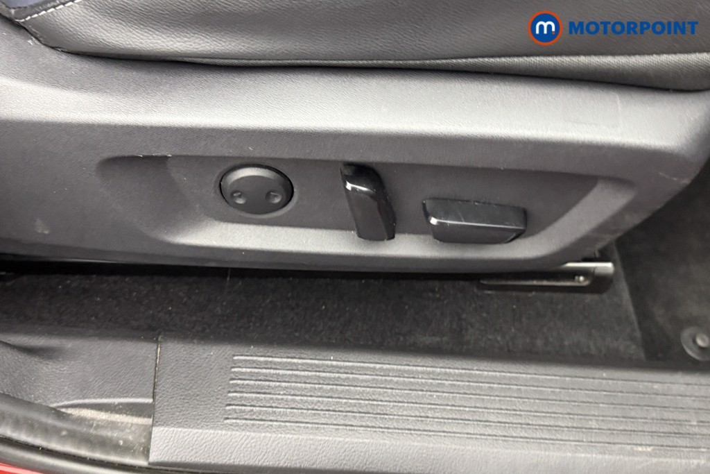 Nissan Qashqai Tekna Manual Petrol SUV - Stock Number (1552739) - 18th supplementary image