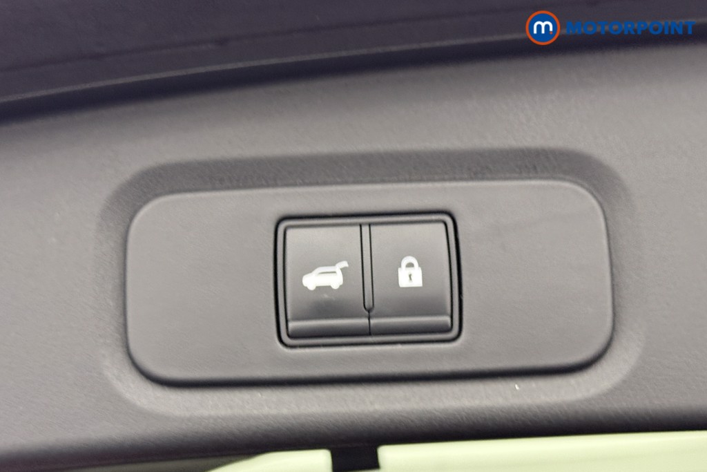 Nissan Qashqai Tekna Manual Petrol SUV - Stock Number (1552739) - 24th supplementary image