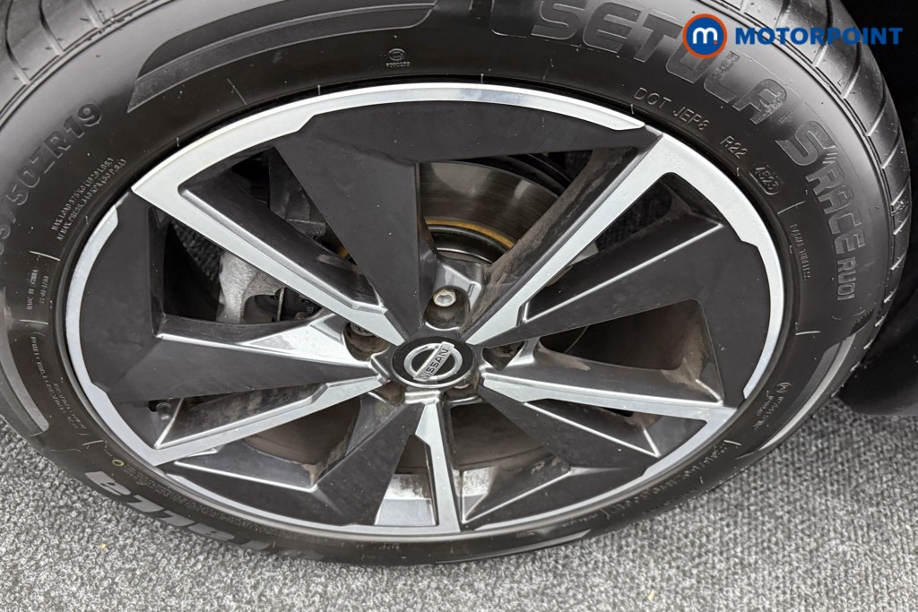 Nissan Qashqai Tekna Manual Petrol SUV - Stock Number (1552739) - 32nd supplementary image