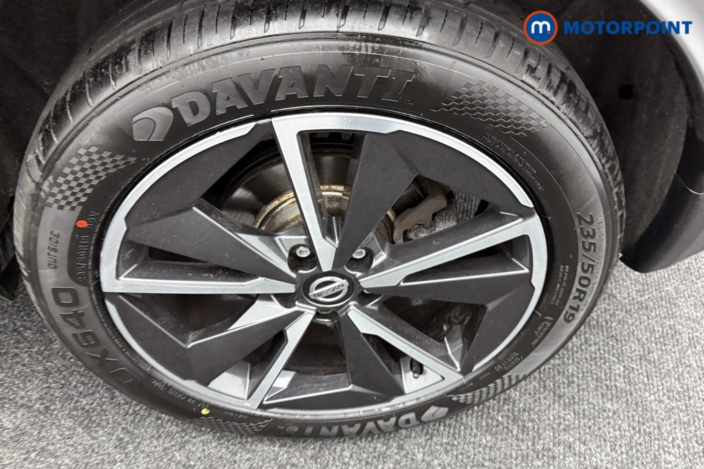 Nissan Qashqai Tekna Manual Petrol SUV - Stock Number (1552739) - 33rd supplementary image