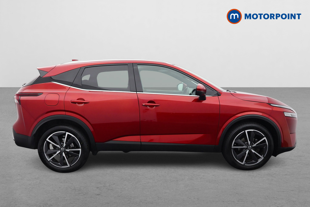 Nissan Qashqai Tekna Manual Petrol SUV - Stock Number (1552739) - Drivers side