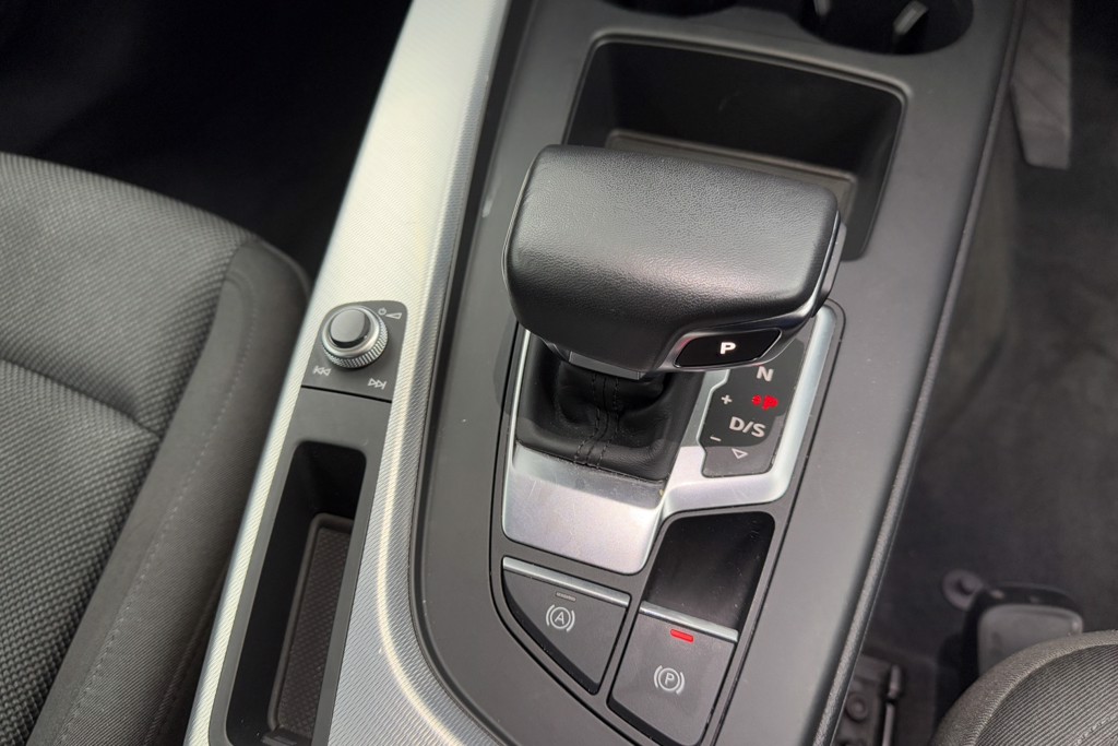 Audi A4 Technik Automatic Petrol Saloon - Stock Number (1552835) - 14th supplementary image