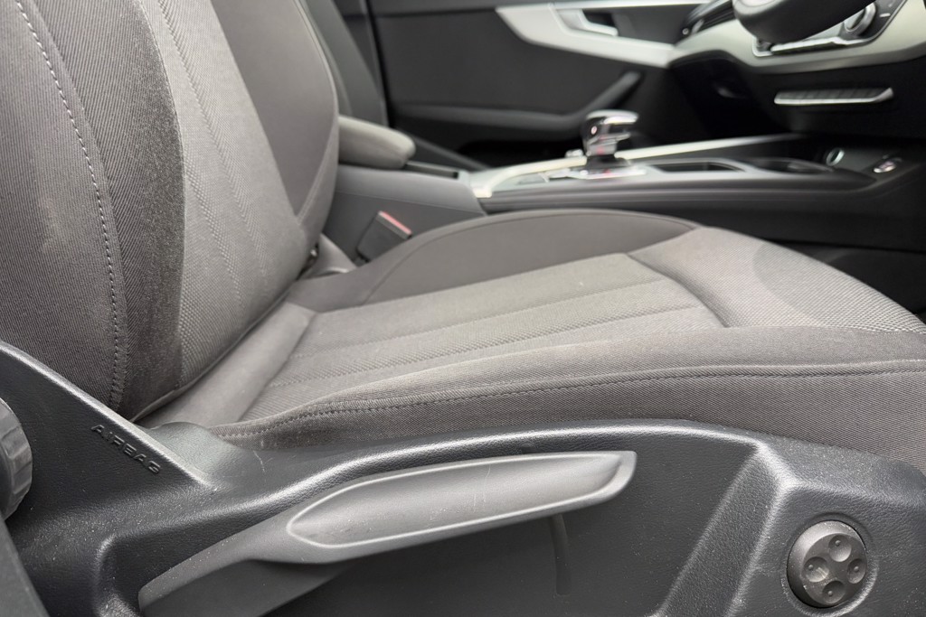 Audi A4 Technik Automatic Petrol Saloon - Stock Number (1552835) - 20th supplementary image