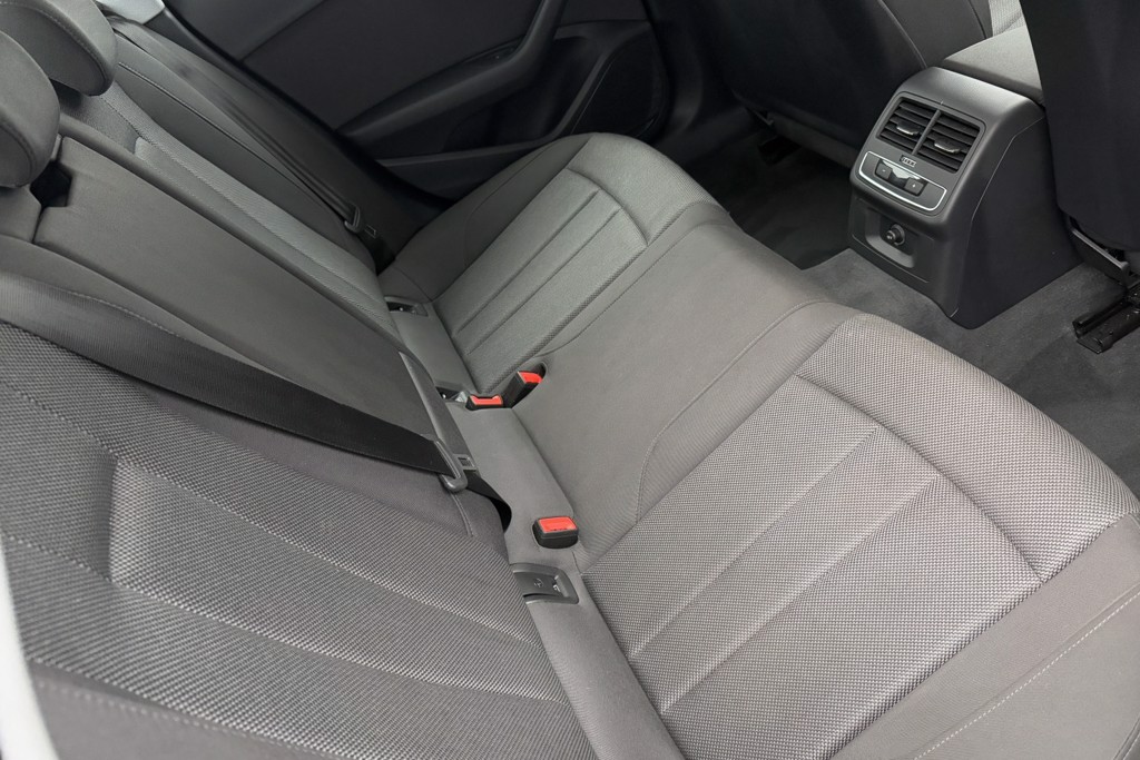Audi A4 Technik Automatic Petrol Saloon - Stock Number (1552835) - 22nd supplementary image