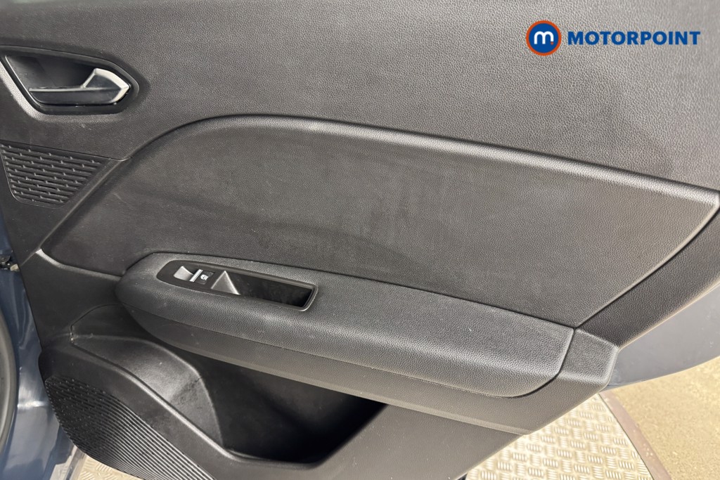 Renault Captur S Edition Manual Petrol SUV - Stock Number (1553608) - 16th supplementary image